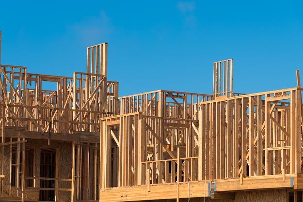 W rządowym programie Mieszkanie plus będzie można budować domy wielorodzinne z drewna /&copy;123RF/PICSEL