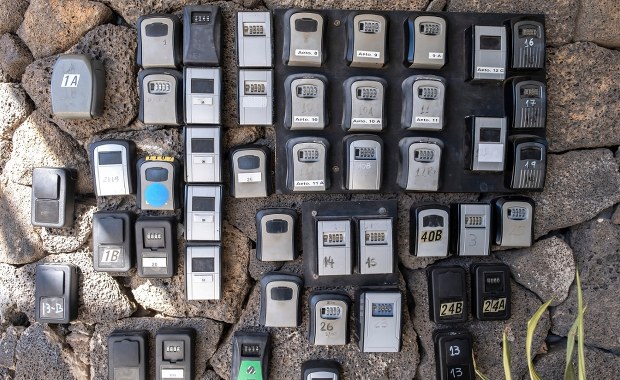 ​W Rzymie demontują skrytki na klucze do mieszkań dla turystów