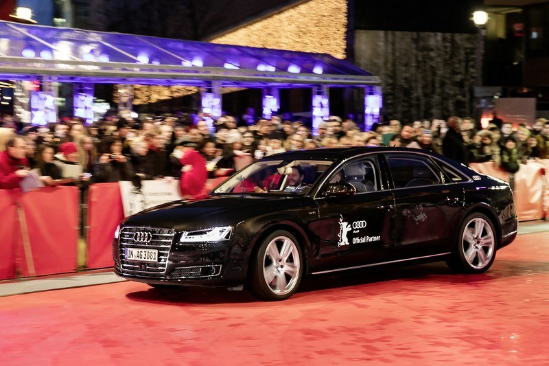 Audi A8 L W12. Bez kierowcy w centrum Berlina