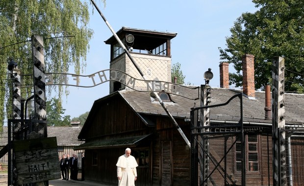 W samotności i ciszy... Papież Franciszek w Auschwitz-Birkenau