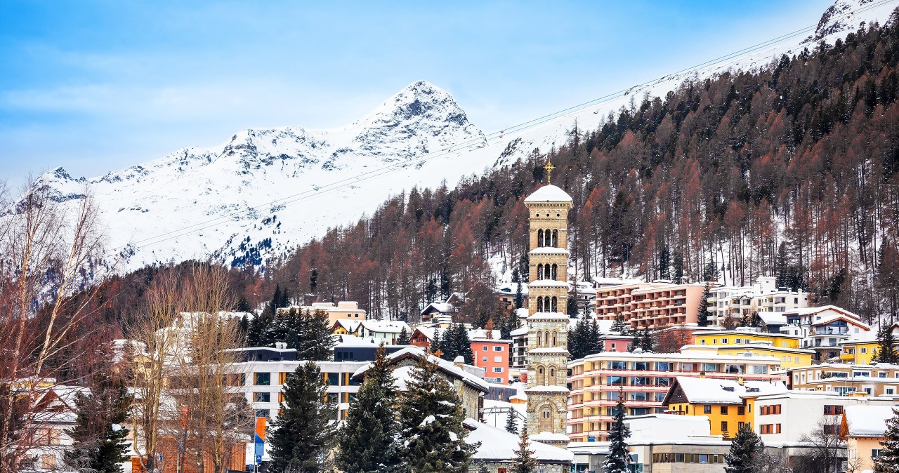 W Sankt Moritz nie można się nudzić. Miasto cieszy się popularnością zwłaszcza zimą. /Pixel