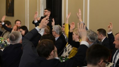 W Sejmie batalia o sądy, PiS składa poprawki do prezydenckiej ustawy. Opozycja: To zniszczy KRS