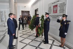 W Sejmie oddano hołd ofiarom katastrofy smoleńskiej