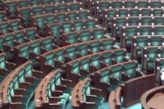 W Sejmie pusto, bo posłowie znów mają wolne