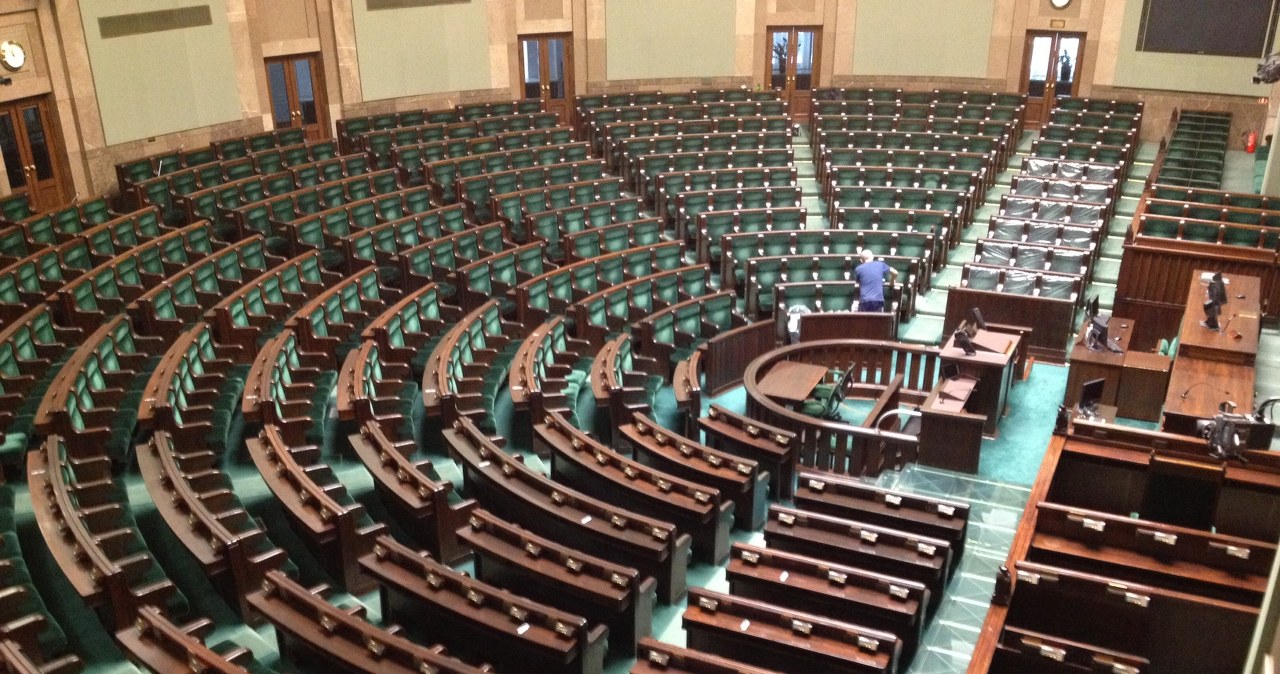 W Sejmie pusto, bo posłowie znów mają wolne