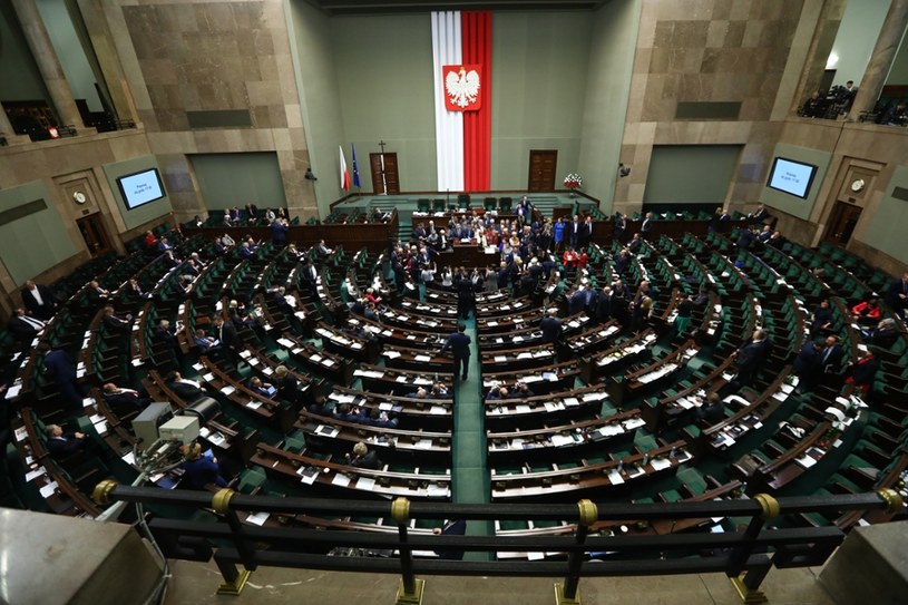 Sejm Rozpatruje Projekt Ustawy W SN krytykuje poprawki do projektu ustawy o SN - fakty.interia.pl