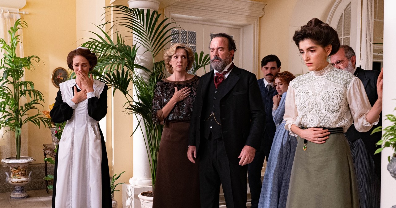 W serialu "La promesa - pałac tajemnic" napięcie sięga zenitu /TVP /materiały prasowe