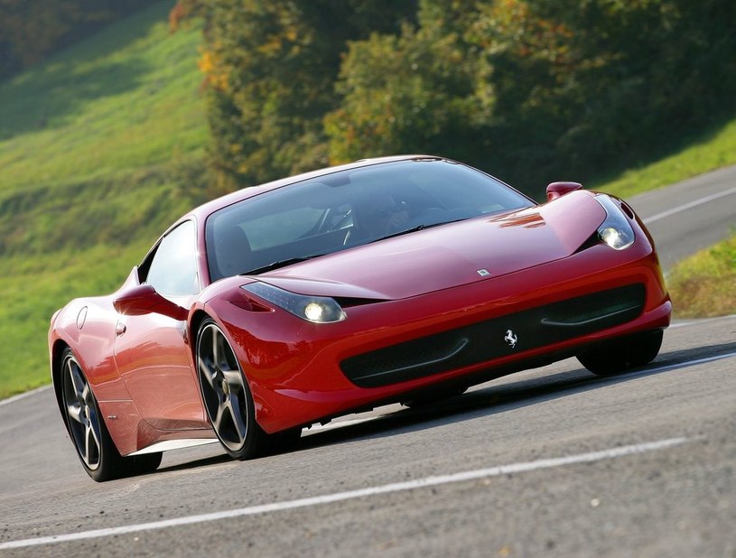 W serwisach pojawi się cały szereg modeli Ferrari /Informacja prasowa
