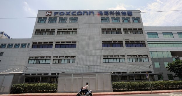 W Shenzhenie znajdują się zakłady Foxconna zatrudniające 400 tys. osób /AFP