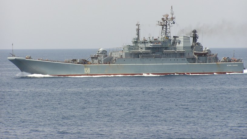 W sieci pojawiło się nagranie obrony załogi okrętu Cezar Kunikow przed atakiem ukraińskich dronów... /Luis Díaz-Bedia Astor /Wikimedia