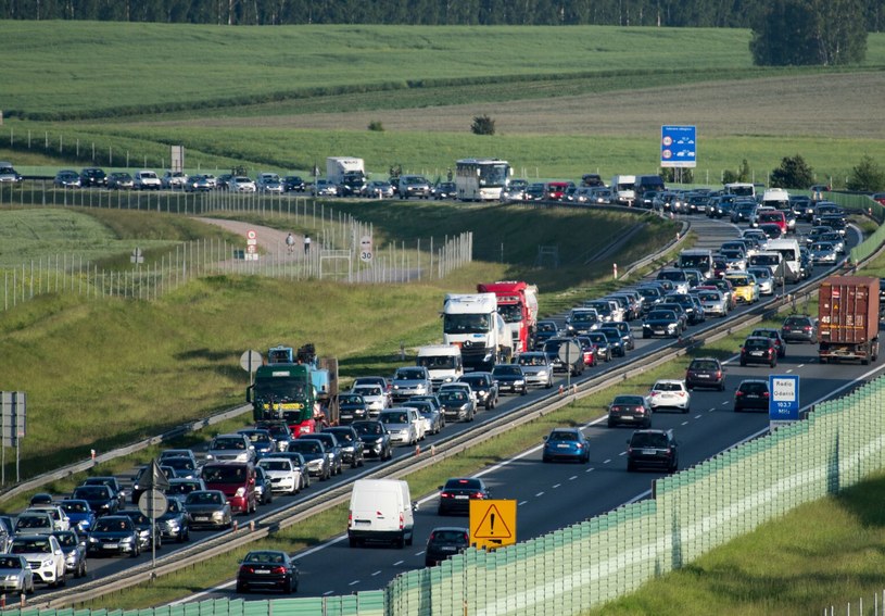 W skali pięciu lat natężenie ruchu na wielu polskich drogach wzrosło aż o 20 proc! /Wojciech Stróżyk /Reporter   /Agencja SE/East News