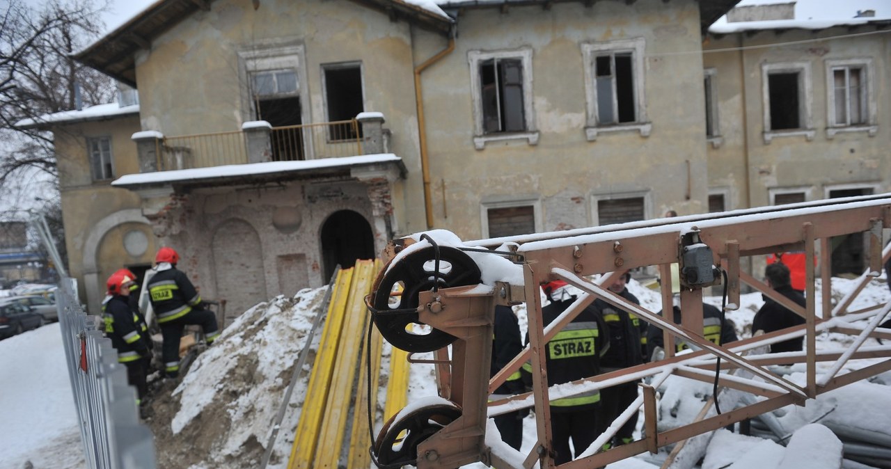 W Skierniewicach runęła ściana budynku. Zginął robotnik