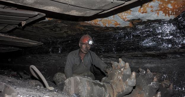 W śląskim górnictwie węglowym pracuje 90 tys. osób /&copy;123RF/PICSEL