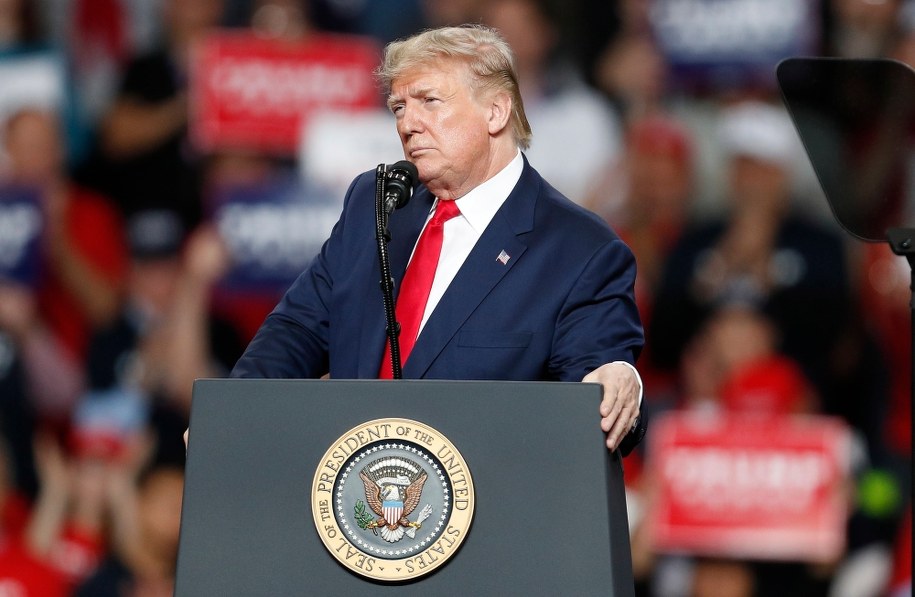 W sobotę Donald Trump napisał na twitterze: „Do odważnych, cierpiących mieszkańców Iranu: Byłem po waszej stronie od początku mojej prezydentury i nadal będę was wspierać /DAVID MAXWELL /PAP/EPA