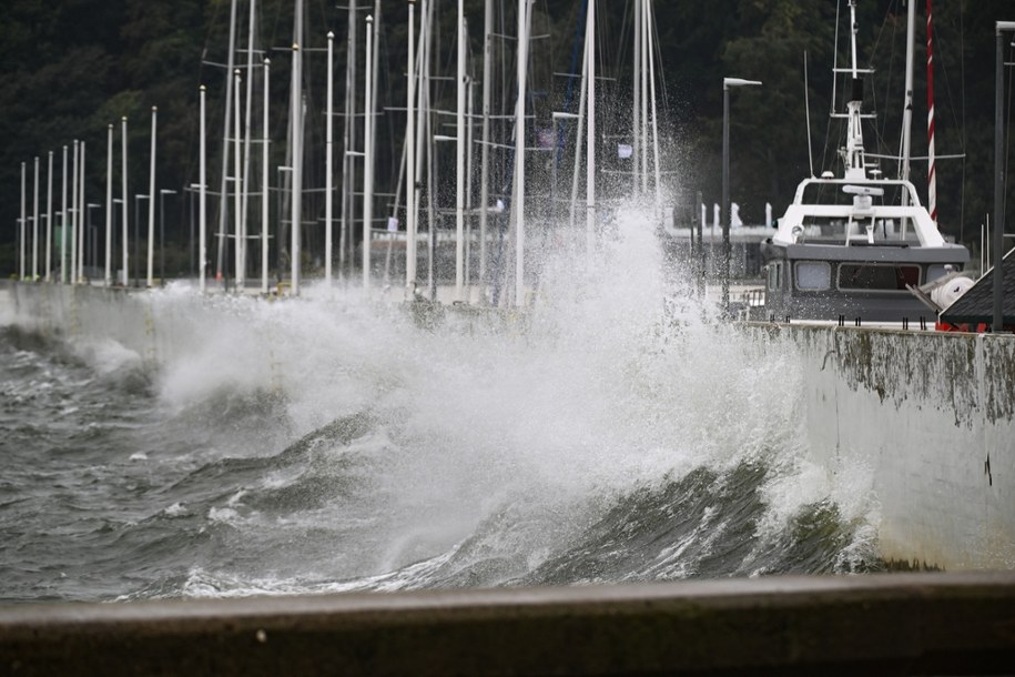 W sobotę na Bałtyku szaleje sztorm /Andrzej Jackowski /PAP