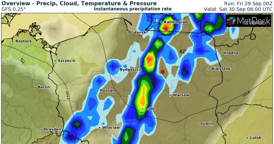 W sobotę przez Polskę będzie się przesuwać front atmosferyczny, niosący opady deszczu i silniejszy wiatr /wxcharts /