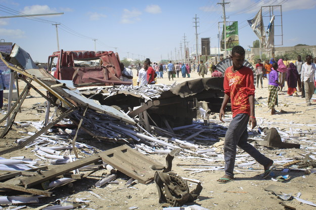W sobotnim zamachu w Mogadiszu zginęło blisko sto osób /SAID YUSUF WARSAME /PAP/EPA