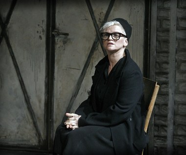 W spektaklu Krystiana Lupy "Persona. Tryptyk / Marilyn" na deskach Teatru Dramatycznego Figurę oglądaliśmy jako Paulę Strasberg - żonę słynnego nauczyciela aktortwa Lee Strasberga i przyjaciółkę Marilyn Monroe (Sandra Korzeniak). W rozmowie z "Gazetą Wrocławską" aktorka określiła ją jako "wymarzoną rolę", dodając, że możliwość występu u Krystiana Lupy była dla niej lekcją życia.

"Praca nad tym spektaklem była bardzo trudna, w trakcie prób mieliśmy bardzo dużo konfliktów, kłótni, bólu i cierpienia, ale zarazem mnóstwo radości (...) Ten spektakl jest każdorazowo lekcją, nie tylko warsztatu aktorskiego, ale przede wszystkim lekcją życia" - zwierzała się.