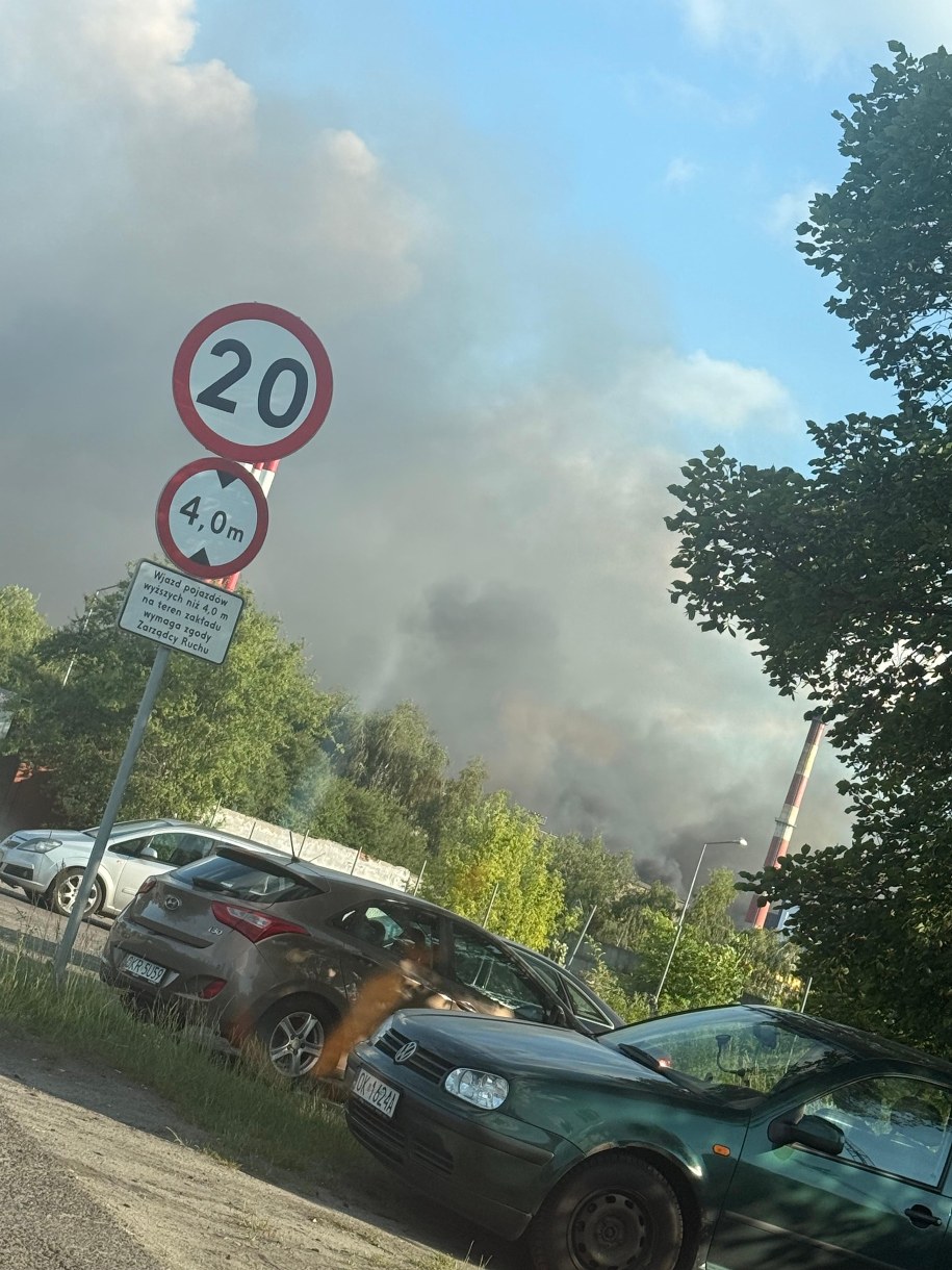 W sprawie ciemnej chmury nad koksownią w Zdzieszowicach otrzymaliśmy kilka telefonów na Gorącą Linię RMF FM.