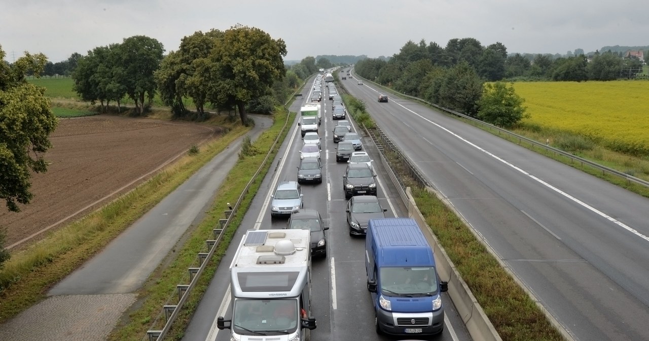 W sprawie zarobków kierowców niemiecki rząd odpowie Komisji Europejskiej w terminie /Getty Images
