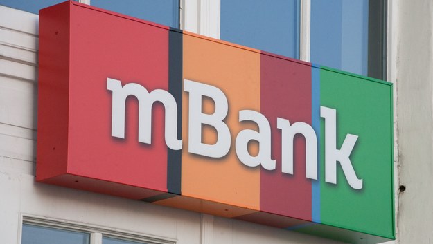 W środę i czwartek władze niemieckiego Commerzbanku mają zastanawiać się nad sprzedażą polskiego mBanku /Marcin Kaliński /PAP