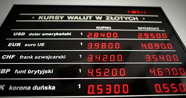 W środę złoty umocnił się wobec szwajcarskiej waluty do 3,45 zł /PAP