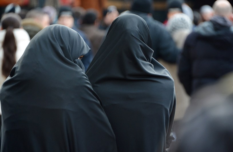 W środowisku salafitów w Niemczech rośnie rola kobiet /Uli Deck / dpa  /AFP