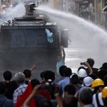 W Stambule znów niespokojnie. Policja użyła gazu łzawiącego i armatek wodnych