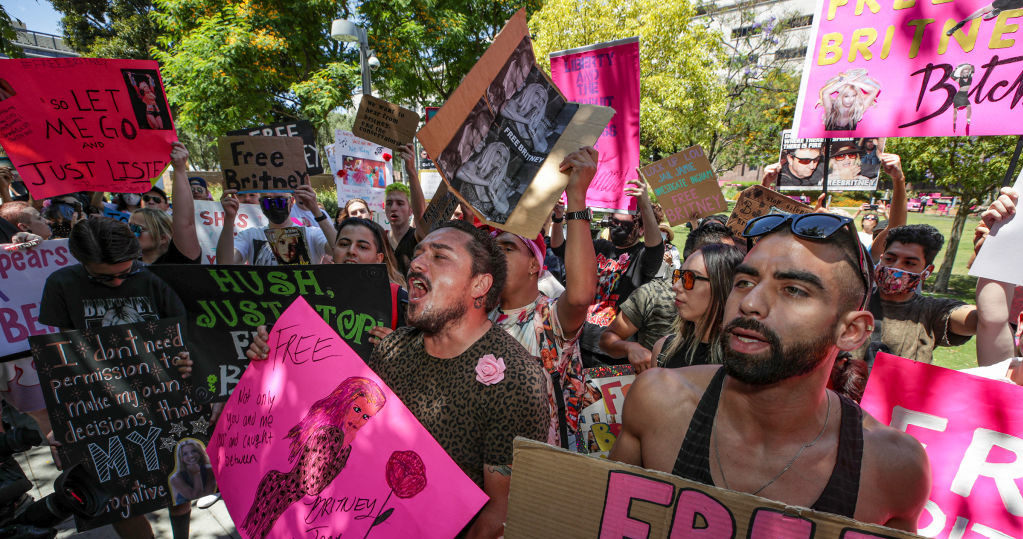 W Stanach tłumy protestujących walczą o wolność dla Britney /Irfan Khan /Getty Images