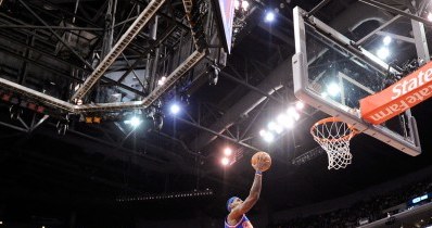 W Staples Center grają koszykarki Sparks, koszykarze Lakers i Clippers oraz hokeiści Kings /AFP