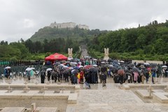 W strugach deszczu. 79. rocznica zwycięskiej dla Polski bitwy pod Monte Cassino