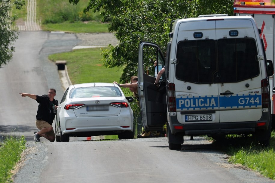 W strzelaninie w Starej wsi zginęło młode małżeństwo a jedna osoba została ranna. Trwa obława na sprawcę /Grzegorz Momot /PAP