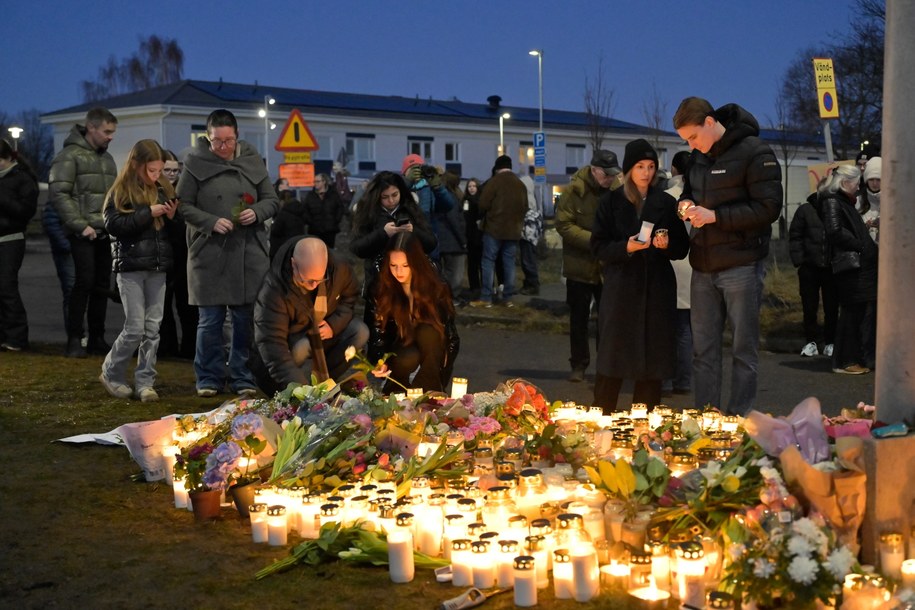 W strzelaninie zginęło 11 osób /PAP/EPA/ANDERS WIKLUND /PAP/EPA