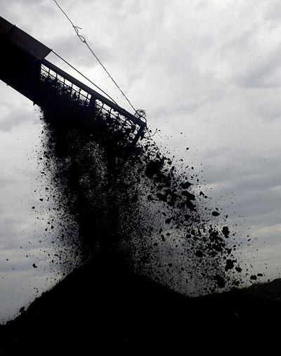 W styczniu nadal rosły zwały niesprzedanego węgla /AFP