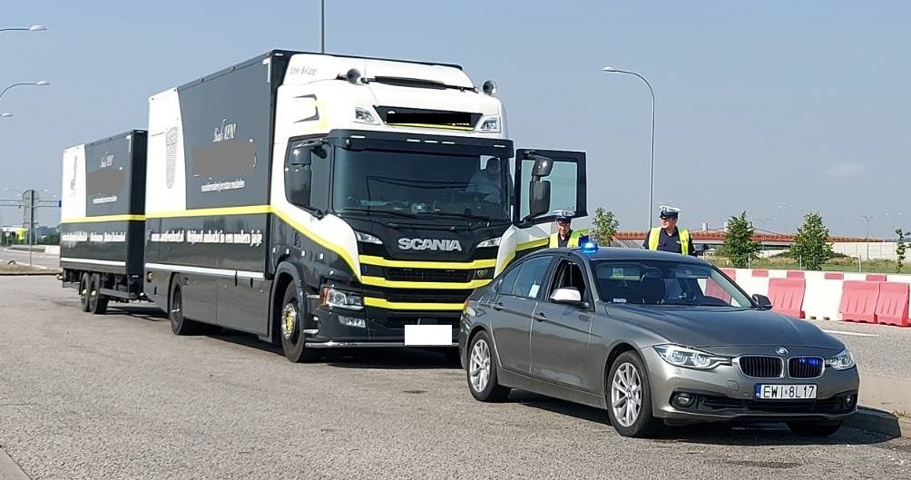 W sumie w czasie kontroli na A2 policjanci z grupy SPEED ujawnili 76 wykroczeń /Policja