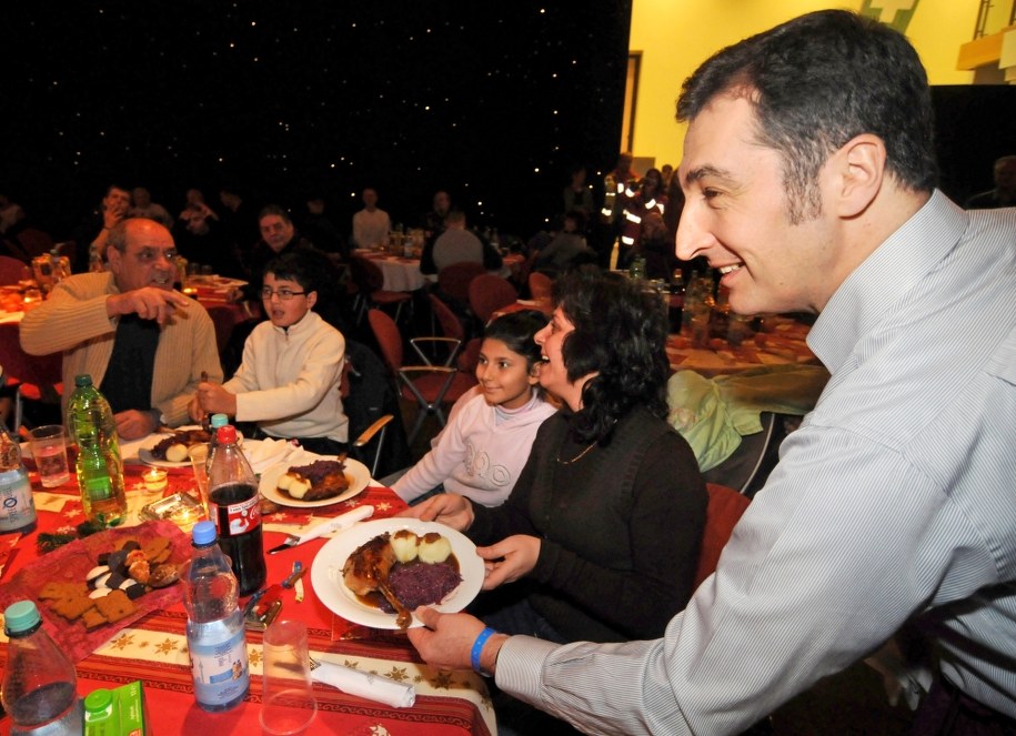 W święta nietrudno popełnić grzech obżarstwa /Britta Pedersen  /PAP/EPA