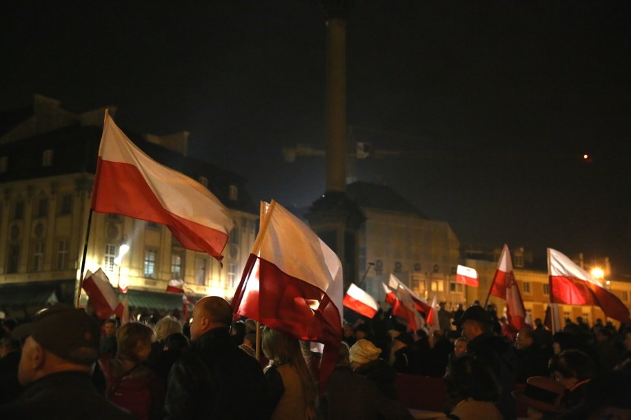 W Święto Niepodległości ulicami polskich miast przeciągają pochody patriotyczne w podniosłym nastroju. Po zakończeniu manifestacji jej uczestnicy spokojnie udają się do domów. Nie tak drzewiej bywało - pisze na blogu Jerzy Bukowski. Na zdjęciu: Społeczne Obchody Narodowego Święta Niepodległości pod patronatem Jarosława Kaczyńskiego /Tomasz Gzell /PAP