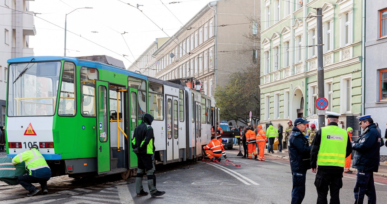 W Szczecinie tramwaj uderzył w kamienicę