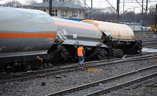 W Szczecinie wykoleiły się cztery cysterny z amoniakiem