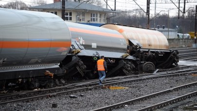 W Szczecinie wykoleiły się cztery cysterny z amoniakiem