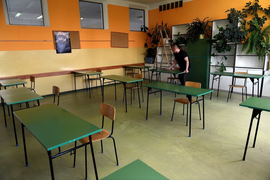 W szkołach trwają przygotowania do tegorocznych egzaminów maturalnych /Darek Delmanowicz /PAP