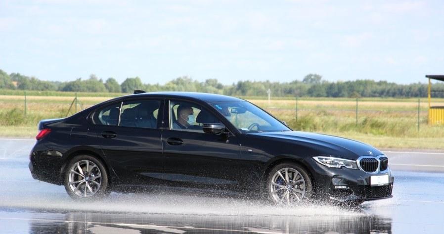 W szkoleniu uczestniczyli głównie policjanci prowadzący nieoznakowane radiowozy BMW /Informacja prasowa