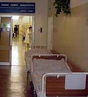W szpitalach nie ma miejsc - łóżka stoją nawet na korytarzach /RMF