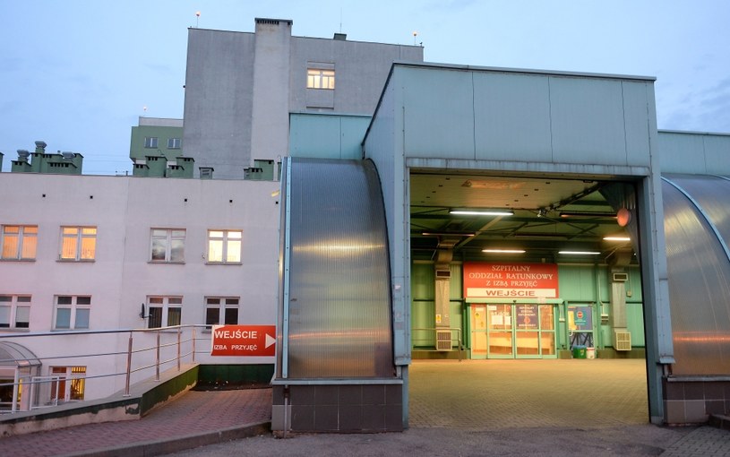 W szpitalu - według relacji mediów - kobieta urodziła na podłodze w jednej z sal martwe dziecko /Piotr Polak /PAP