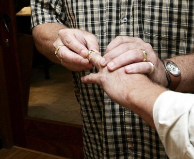 W Szwajcarii śluby homoseksualistów są już dozwolone /AFP