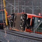 W Szwajcarii wykoleiły się dwa pociągi. Są ranni