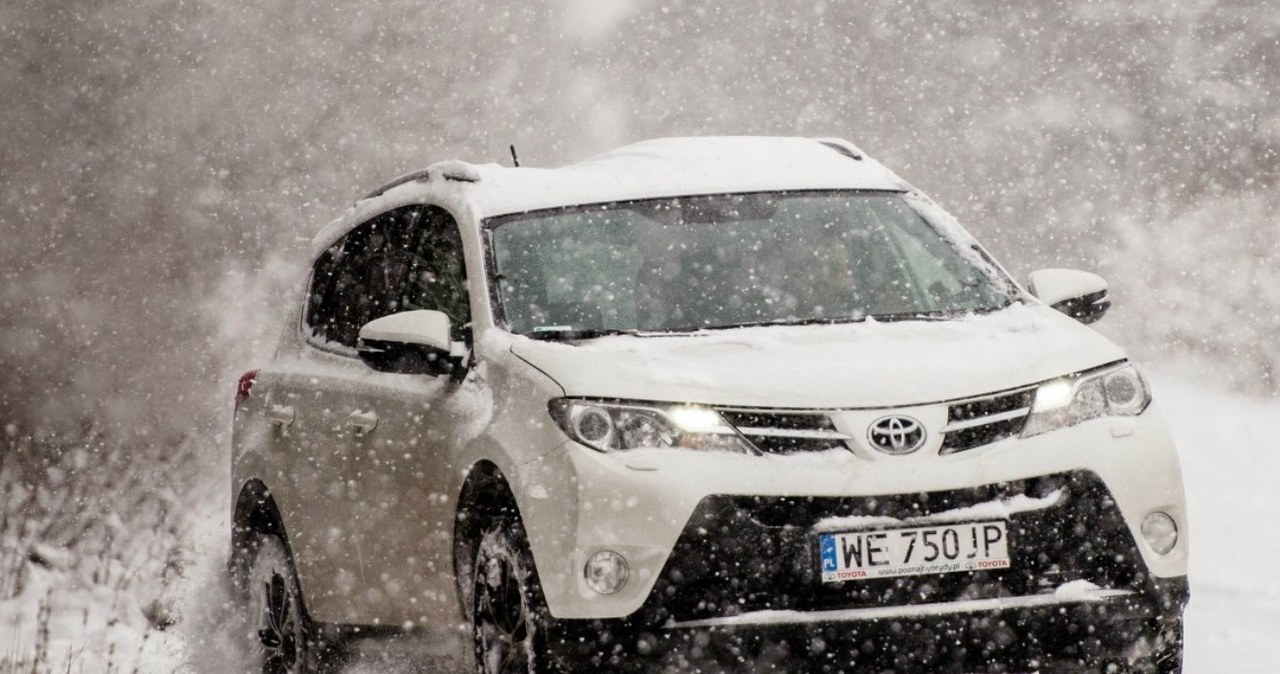 W takich warunkach pewniej mogą czuć się właściciele SUVów z napędem 4x4, ale ważne by nie przeceniali możliwości swoich samochodów /Anna Kondraciuk Fotografia /Informacja prasowa