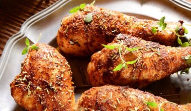 W takiej temperaturze piecz kurczaka. Będzie chrupiący, ale też soczysty 