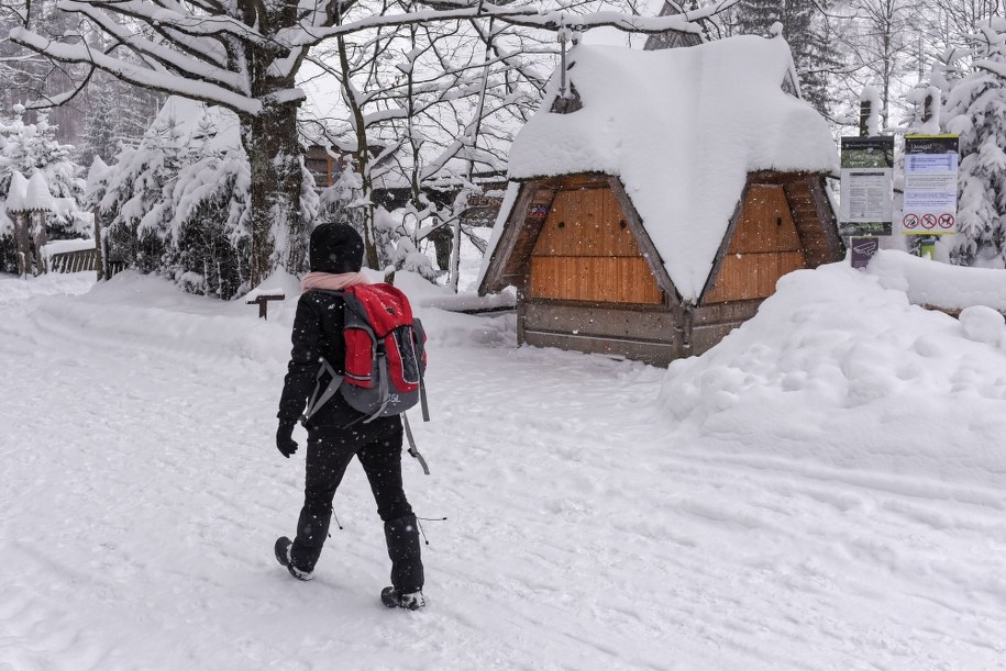 W Tatrach obowiązuje czwarty stopień zagrożenia lawinowego (zdj. arch.) /Jan Niedziałek /PAP