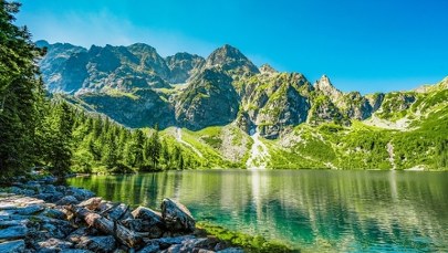 W Tatrach pogoda dla turystów i tłumy. Jak przygotować się do wędrówki?